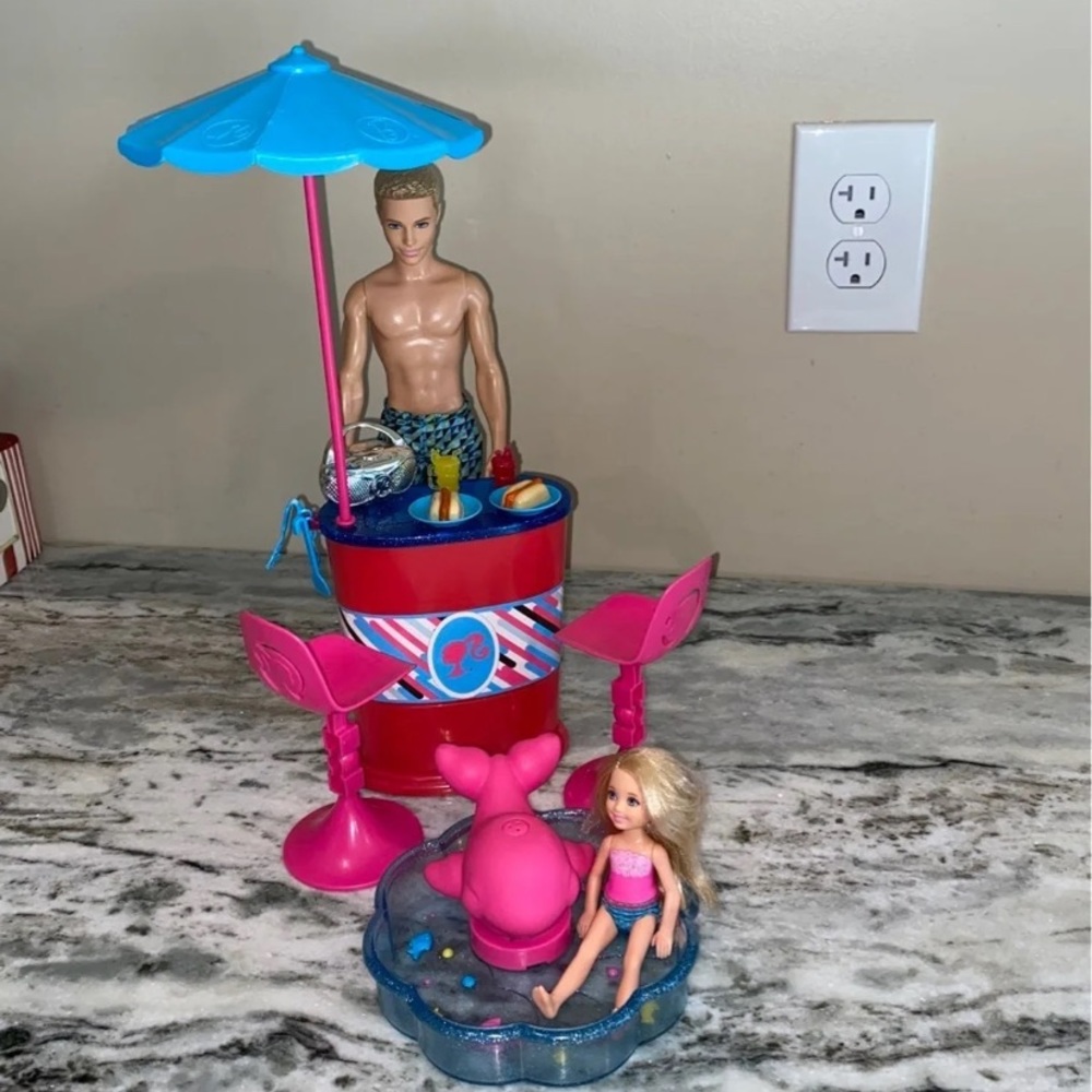 EUC barbie back yard set